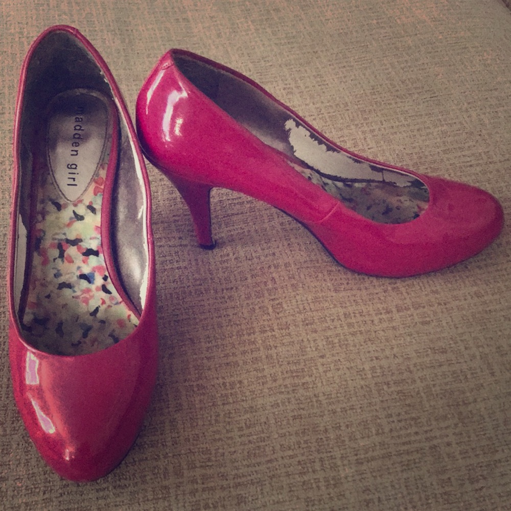 Magenta Pumps